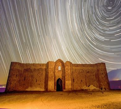 Räbat-e Gelli - reňkli daşlary bilen üýtgeşik kerwensaraý