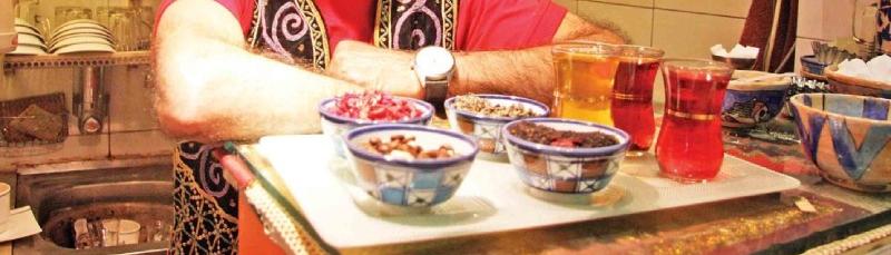 Hajy Aly Derwiş çaýhanasy - Tähran bazaryndaky dünýäniň iň kiçi çaýhanasy