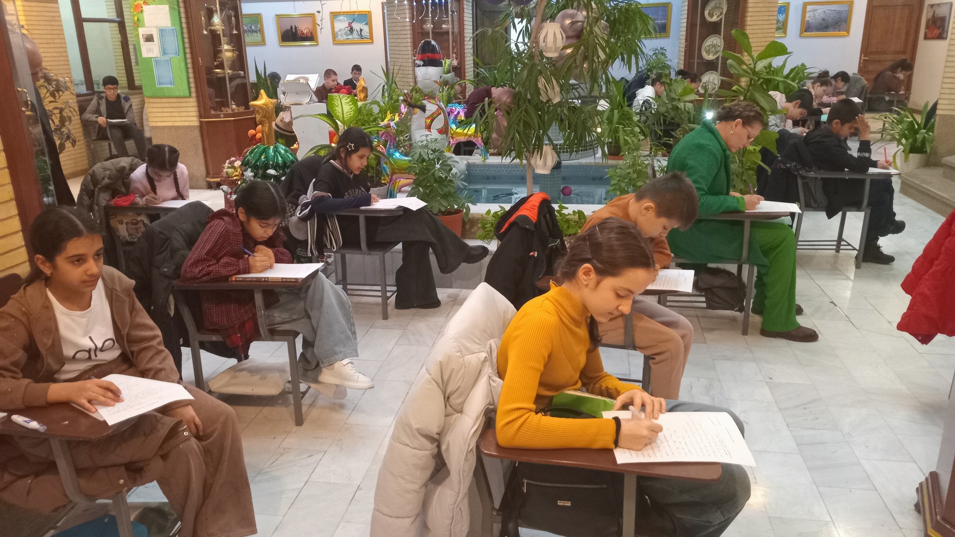 Türkmenistanda Pars dili öwrenijileriň 2025-nji ýylyň (1404 h.ş. ýyly) güýz möwsüminiň synaglary geçirildi