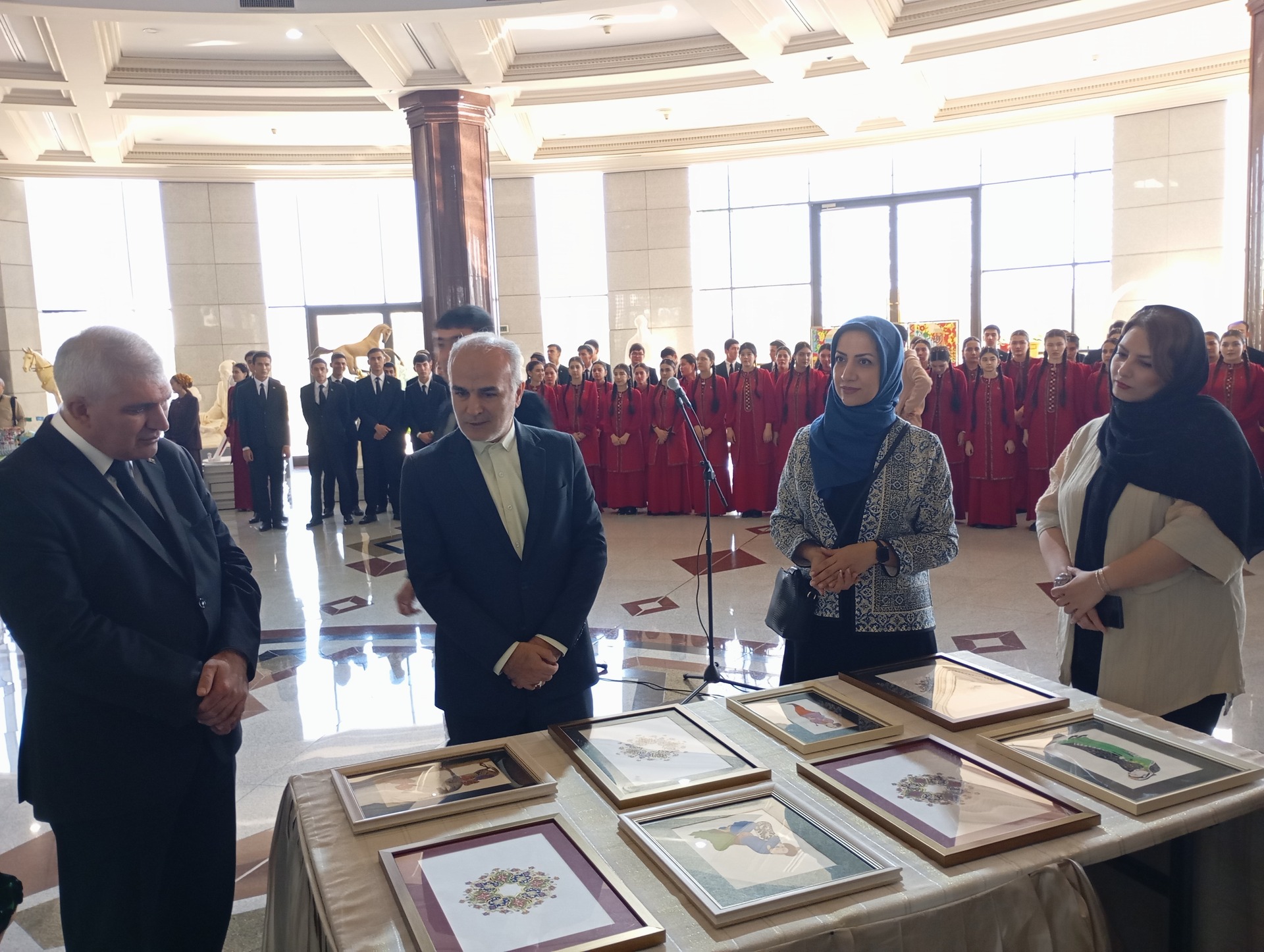 Eýran Yslam Respublikasynyň miniatýura we altyn çaýyp bezemek sungatlarynyň ussatlyk sapaklarynyň açylyş dabarasy