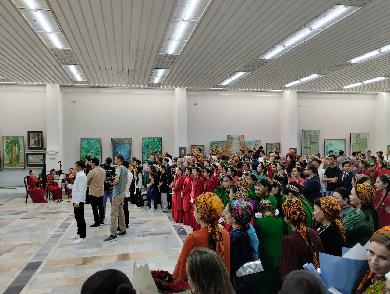 Reňklerdäki poeziýam atly 50 ýaş ýubileý sergi