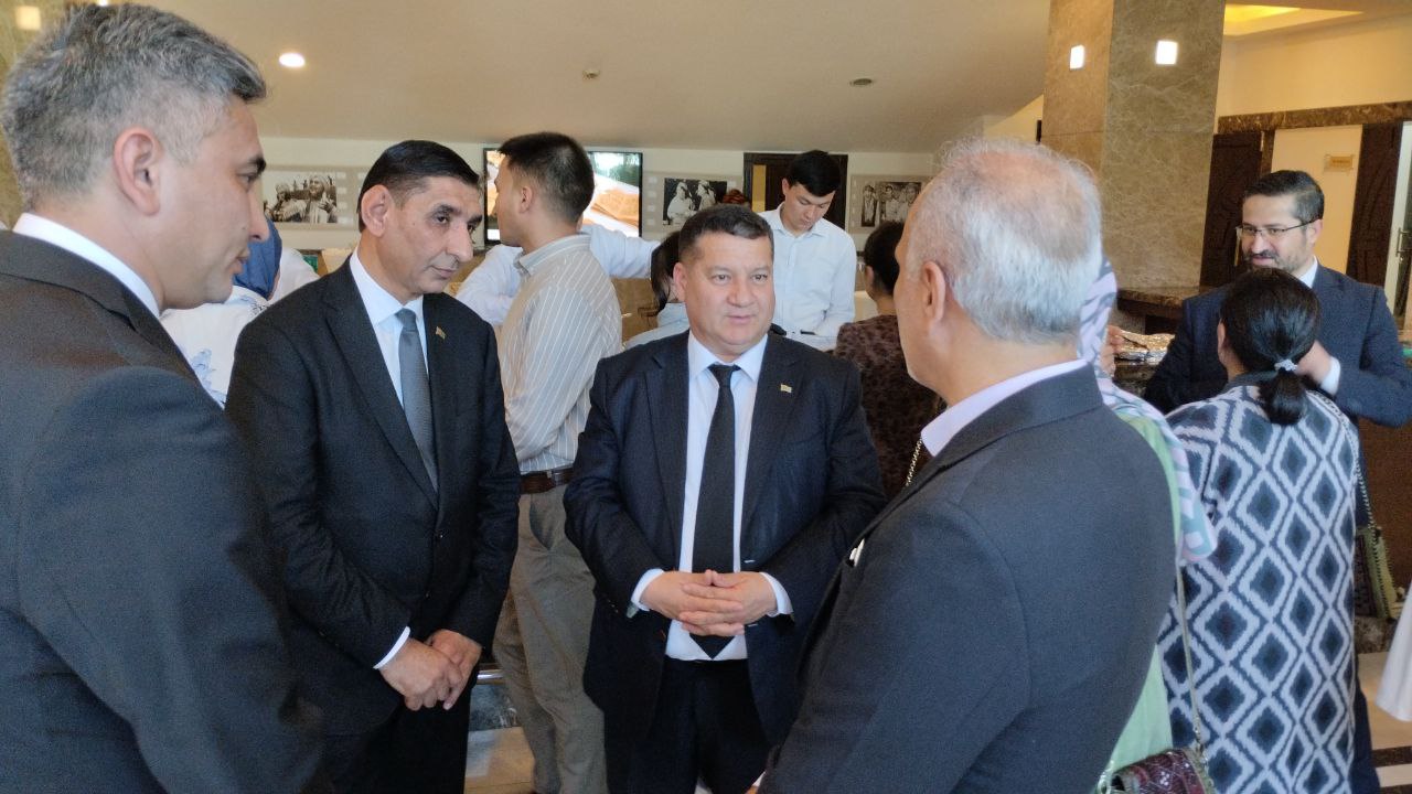 «TRT Avaz» Aşgabatda Magtymguly we Arkadag şäheri baradaky filmlerini hödürledi